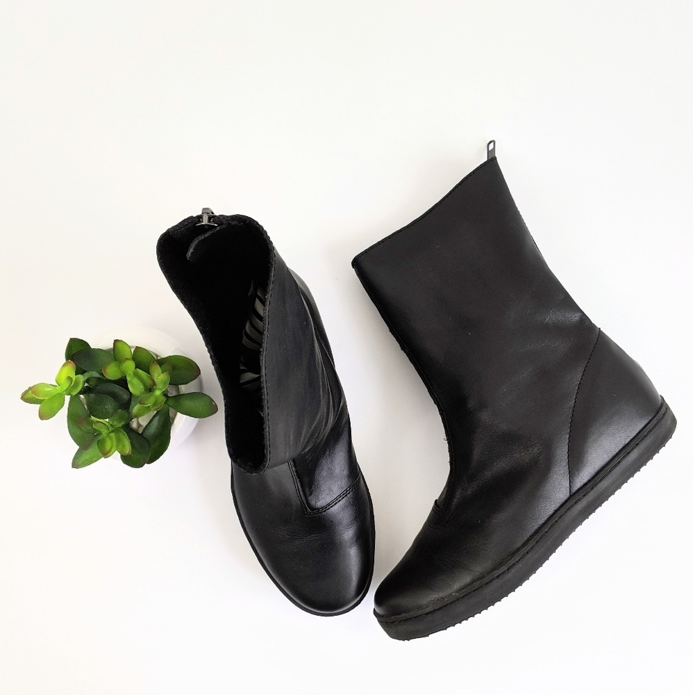 NWOT *sarah pacini* smooth black leather boots